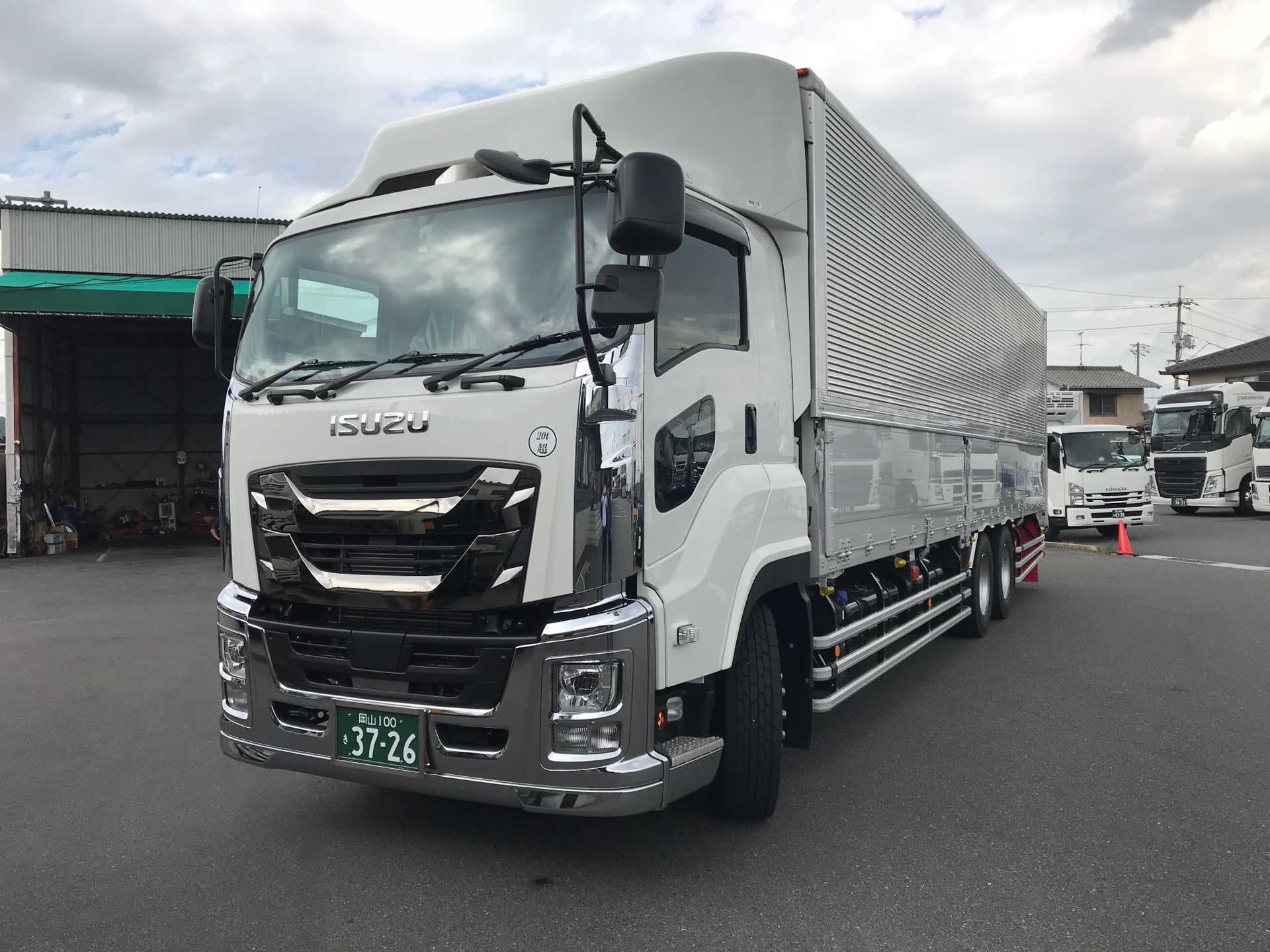 ISUZU「80周年限定車」が納車になりました☆ | 株式会社 ISUZU「80周年限定車」が納車になりました☆ | 株式会社
